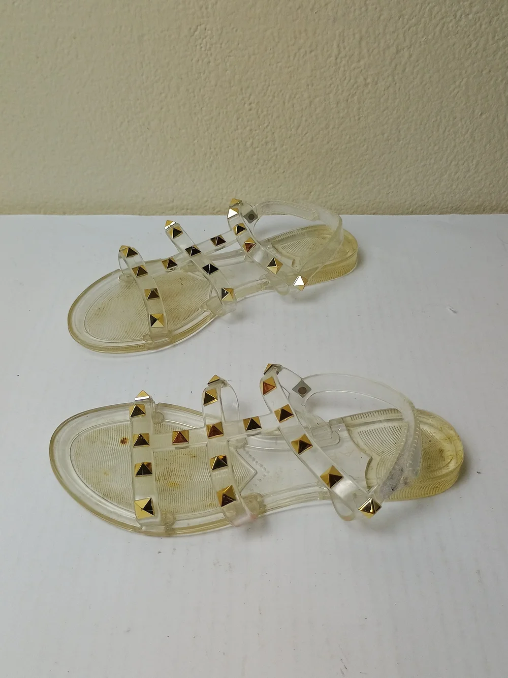 Tahari Little Girls 12.5 Clear Jelly Sandals with Gold Studs - Girls